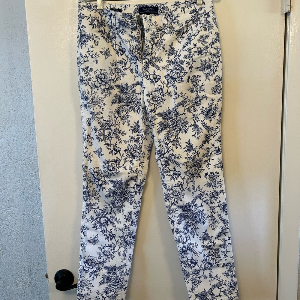 Talbots Floral Print Pants in Blue and White size 8